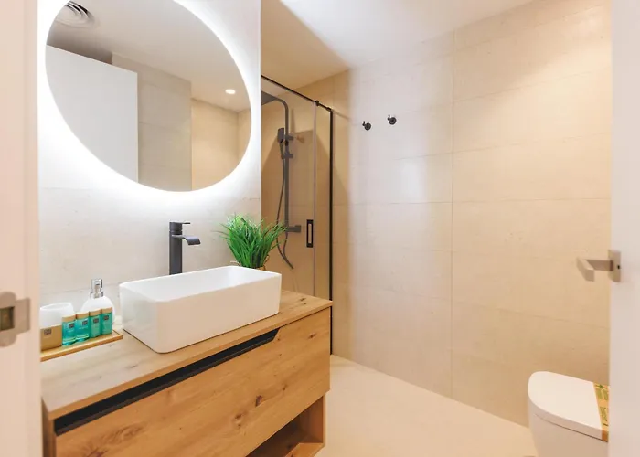 Bravissimo Palau Firal, Near Parc La Devesa *