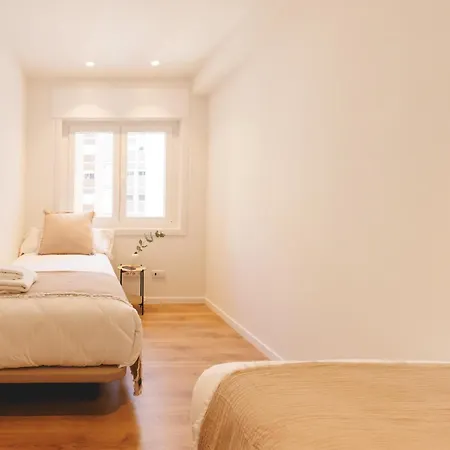 Apartment Bravissimo Palau Firal, Near Parc La Devesa