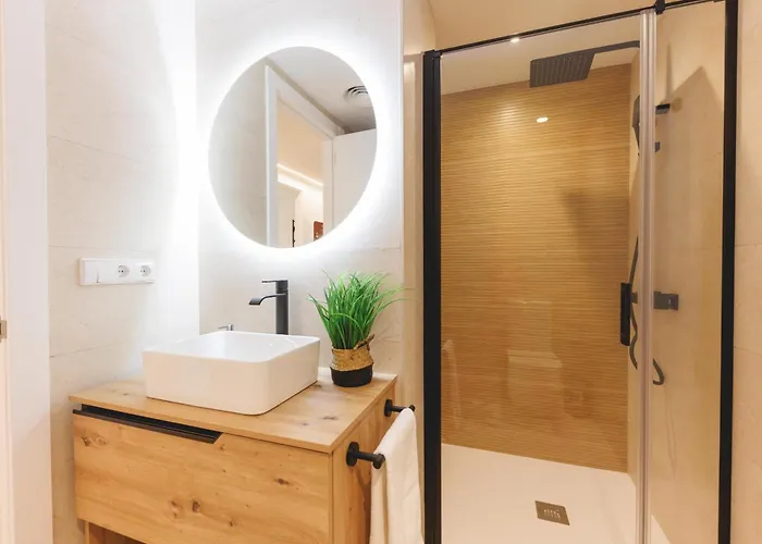 Bravissimo Palau Firal, Near Parc La Devesa *