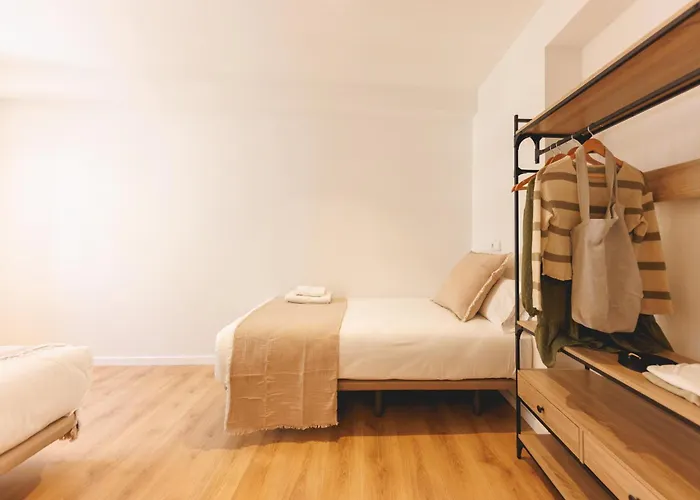 Bravissimo Palau Firal, Near Parc La Devesa Apartment *