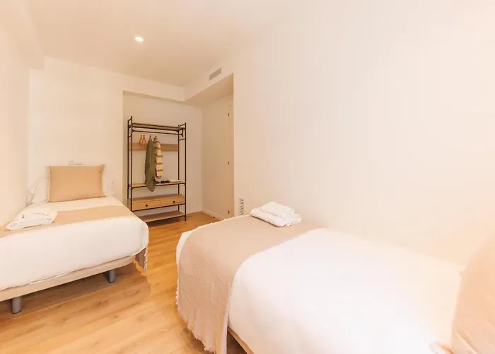 Bravissimo Palau Firal, Near Parc La Devesa