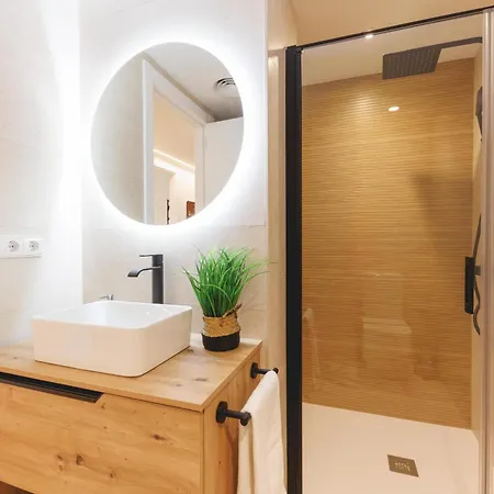 Bravissimo Palau Firal, Near Parc La Devesa *